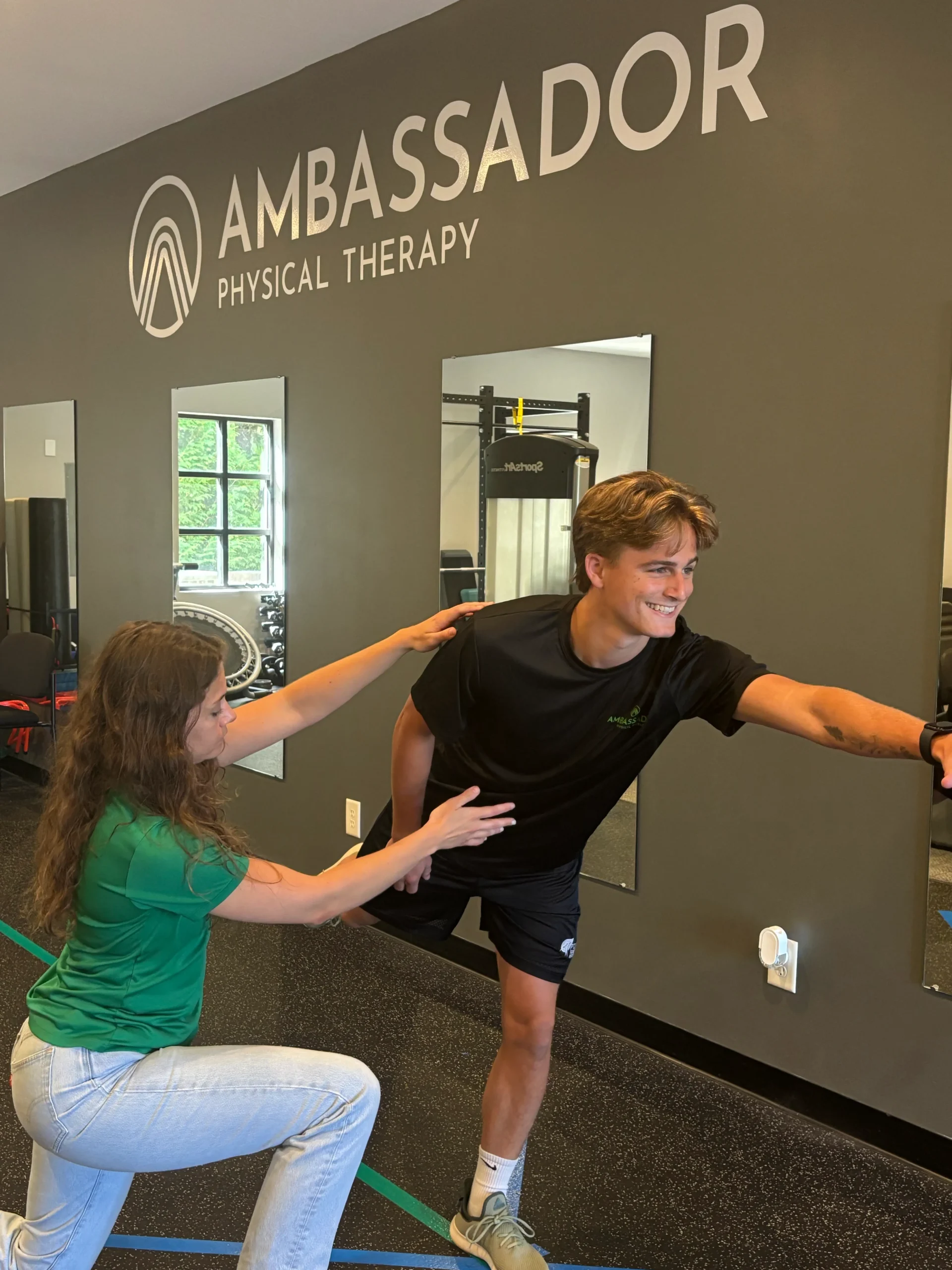 therapeutic-exercise-group-photo-ambassador-physical-therapy-mathews-waxhaw-monroe-charlotte-nc